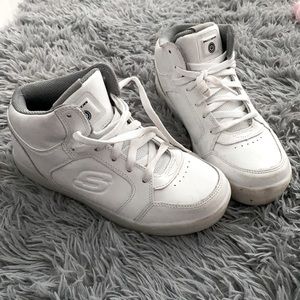 Sneakers brand: Skechers Size: 5.5 boys / Perfect Condition